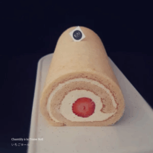Chantilly a la Fraise Swiss Roll